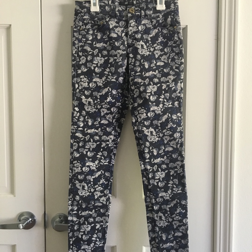 FLORAL SKINNY PANTS